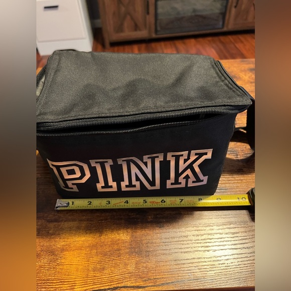VS PINK Lunchbox - Picture 3 of 5